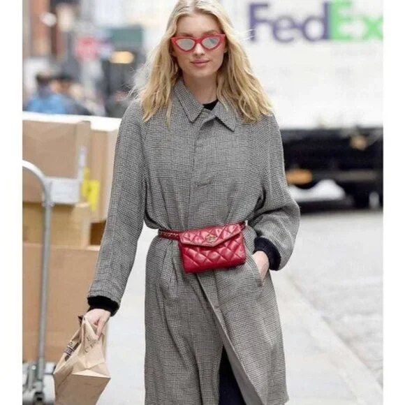 Authentic CHANEL CC Vintage Matelasse Lambskin Waist Pouch Bum Bag Leather Red - Picture 4 of 16